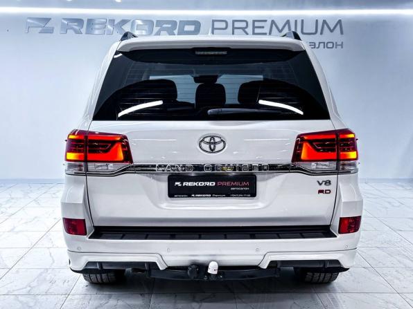 Toyota Land Cruiser 200 Series Рестайлинг 2 с пробегом 2019 года, цена 8 900 000 рублей, 84093 км, внедорожник, Автокод Объявления