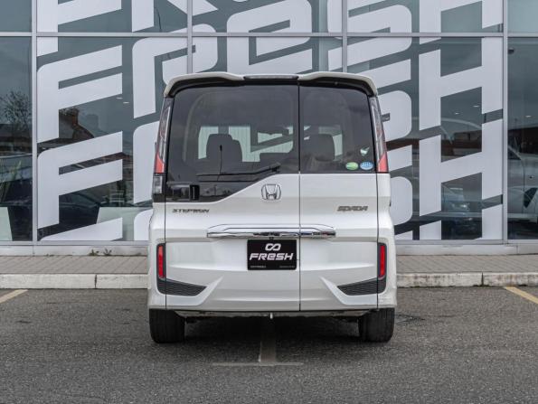 Honda Stepwgn V с пробегом 2017 года, цена 2 020 000 рублей, 91408 км, минивэн, Автокод Объявления