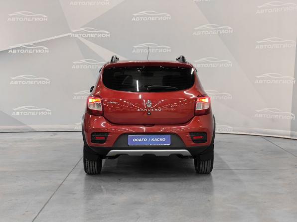 Renault Sandero II с пробегом 2015 года, цена 860 000 рублей, 178000 км, хэтчбек, Автокод Объявления