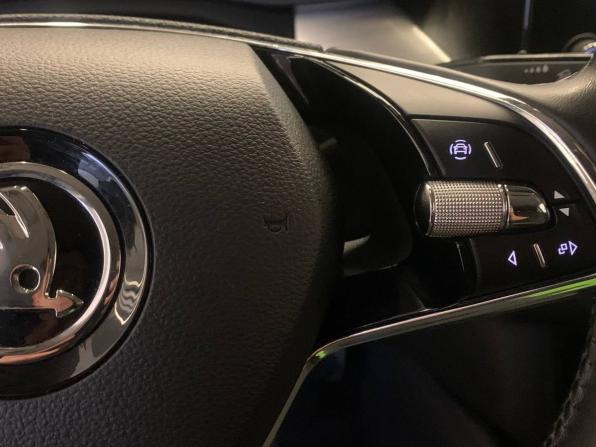 Skoda Rapid II с пробегом 2021 года, цена 1 650 000 рублей, 91912 км, лифтбек, Автокод Объявления