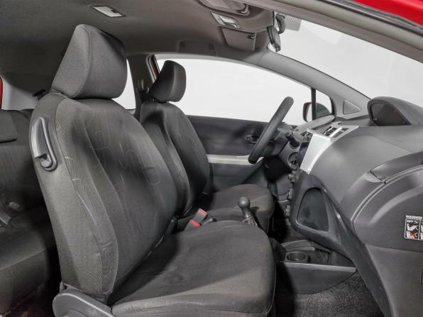 Toyota Yaris II Рестайлинг с пробегом 2010 года, цена 549 000 рублей, 136909 км, хэтчбек, Автокод Объявления