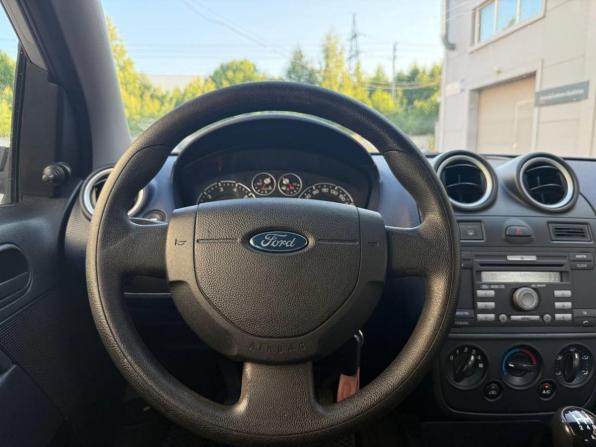 Ford Fiesta Mk5 с пробегом 2006 года, цена 390 000 рублей, 176938 км, хэтчбек, Автокод Объявления