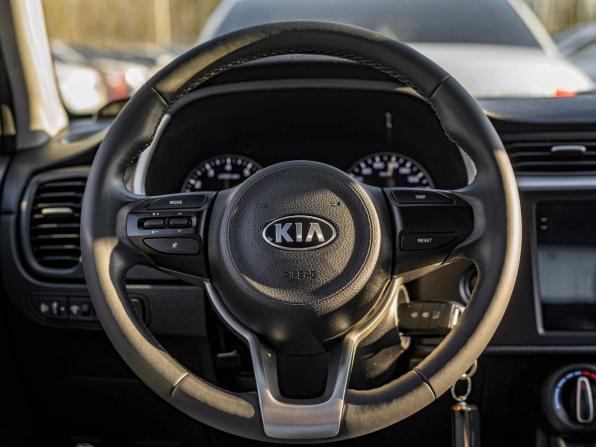 Kia Rio IV Рестайлинг с пробегом 2021 года, цена 1 788 000 рублей, 64436 км, хэтчбек, Автокод Объявления