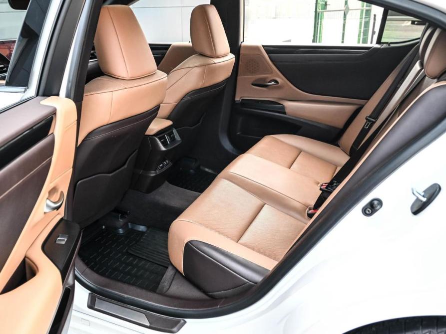 Lexus ES VII Новороссийск  - изображение 11