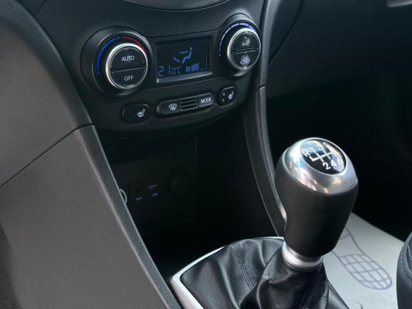 Hyundai Solaris I Рестайлинг с пробегом 2014 года, цена 980 000 рублей, 135000 км, седан, Автокод Объявления