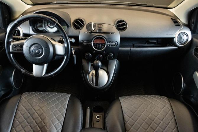 Mazda 2 II (DE) с пробегом 2008 года, цена 529 000 рублей, 217931 км, хэтчбек, Автокод Объявления