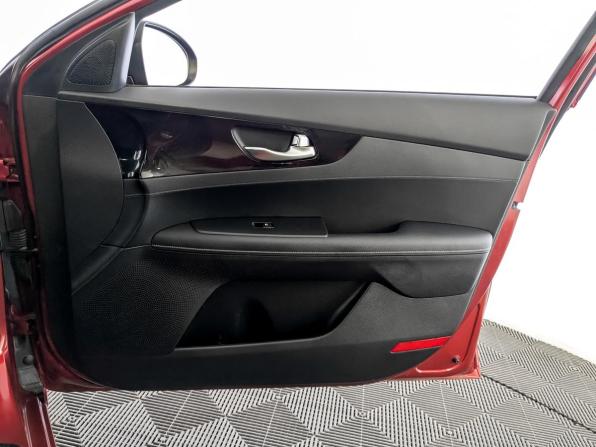 Kia Cerato IV Рестайлинг с пробегом 2021 года, цена 2 100 000 рублей, 73841 км, седан, Автокод Объявления
