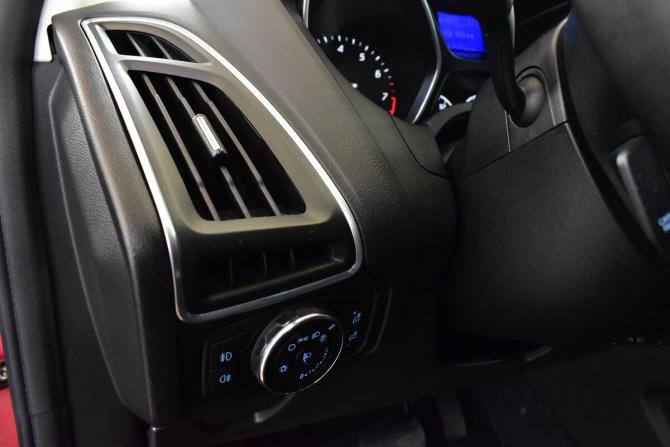 Ford Focus III с пробегом 2013 года, цена 890 000 рублей, 175154 км, универсал, Автокод Объявления