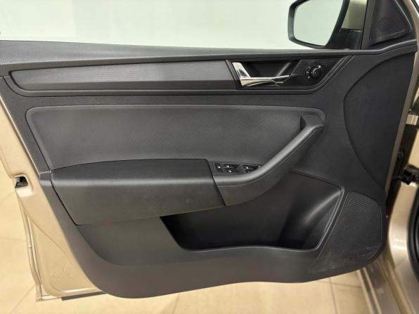 Skoda Rapid II с пробегом 2022 года, цена 1 560 000 рублей, 92703 км, лифтбек, Автокод Объявления