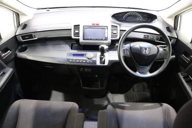 Honda Freed I Рестайлинг с пробегом 2014 года, цена 1 130 000 рублей, 72619 км, компактвэн, Автокод Объявления
