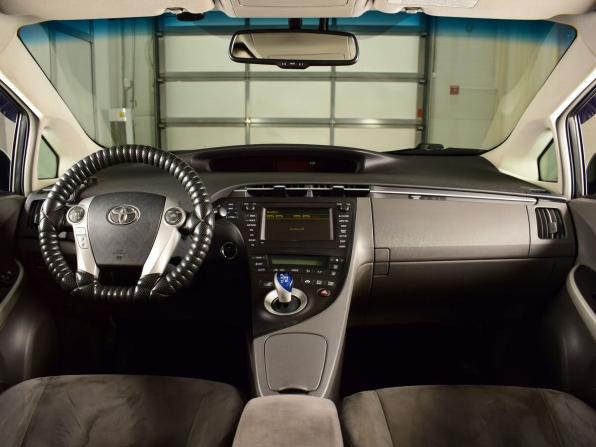 Toyota Prius III (XW30) с пробегом 2009 года, цена 1 199 995 рублей, 284189 км, лифтбек, Автокод Объявления