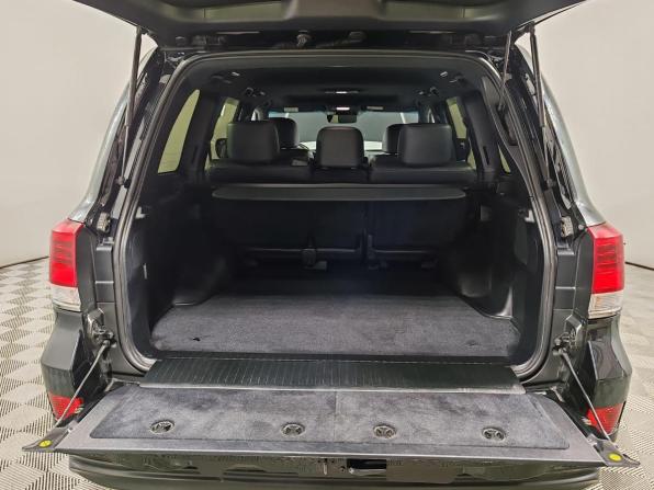 Toyota Land Cruiser 200 Series Рестайлинг 2 с пробегом 2017 года, цена 5 849 000 рублей, 300215 км, внедорожник, Автокод Объявления
