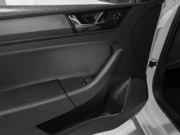 Skoda Rapid I Рестайлинг с пробегом 2019 года, цена 1 230 000 рублей, 131238 км, лифтбек, Автокод Объявления