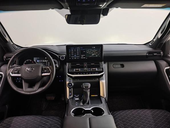Toyota Land Cruiser 300 Series с пробегом 2021 года, цена 9 950 000 рублей, 28718 км, внедорожник, Автокод Объявления
