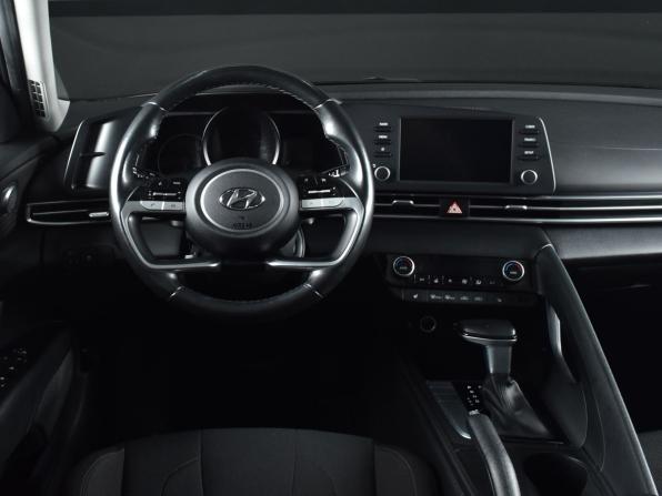 Hyundai Elantra VII (CN7) с пробегом 2021 года, цена 2 199 999 рублей, 63840 км, седан, Автокод Объявления