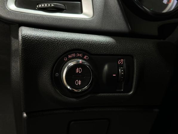 Opel Astra J Рестайлинг с пробегом 2012 года, цена 720 000 рублей, 303118 км, седан, Автокод Объявления