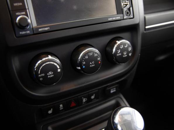 Jeep Compass I Рестайлинг с пробегом 2012 года, цена 999 000 рублей, 176452 км, внедорожник, Автокод Объявления