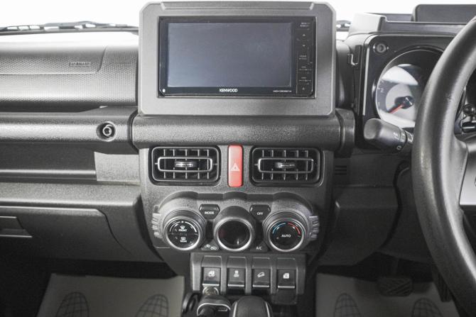 Suzuki Jimny IV с пробегом 2018 года, цена 2 149 000 рублей, 46000 км, внедорожник, Автокод Объявления