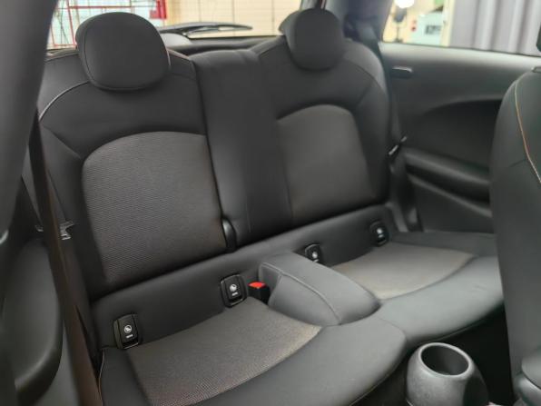 Mini Hatch III (F55/F56) Рестайлинг с пробегом 2019 года, цена 1 698 000 рублей, 143151 км, хэтчбек, Автокод Объявления
