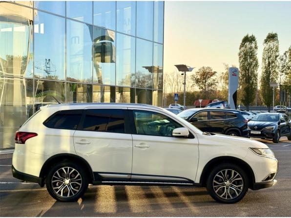 Mitsubishi Outlander III Рестайлинг 2 с пробегом 2015 года, цена 1 765 000 рублей, 125879 км, внедорожник, Автокод Объявления