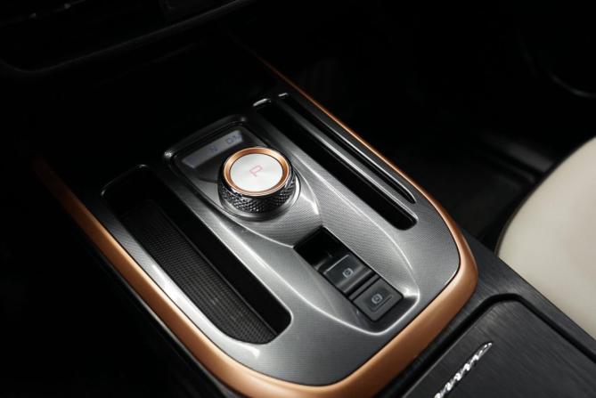 Haval Jolion I Рестайлинг с пробегом 2023 года, цена 2 045 000 рублей, 39000 км, внедорожник, Автокод Объявления
