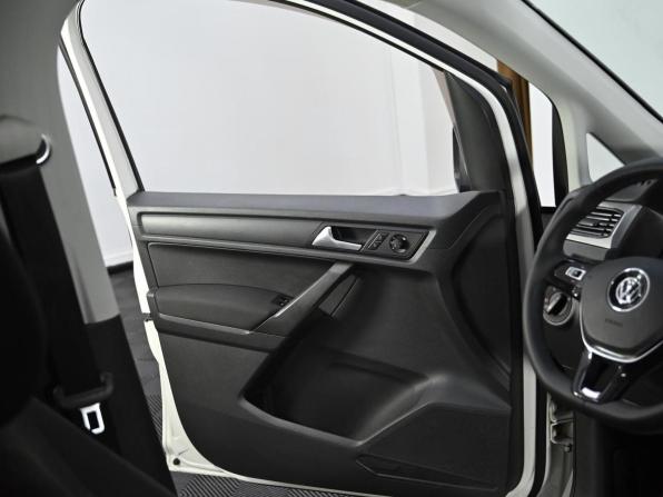 Volkswagen Caddy IV с пробегом 2017 года, цена 1 399 000 рублей, 159000 км, компактвэн, Автокод Объявления