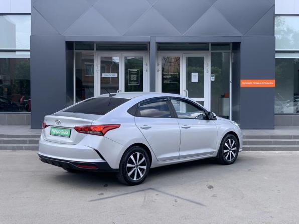 Hyundai Solaris II Рестайлинг с пробегом 2021 года, цена 1 395 000 рублей, 109000 км, седан, Автокод Объявления