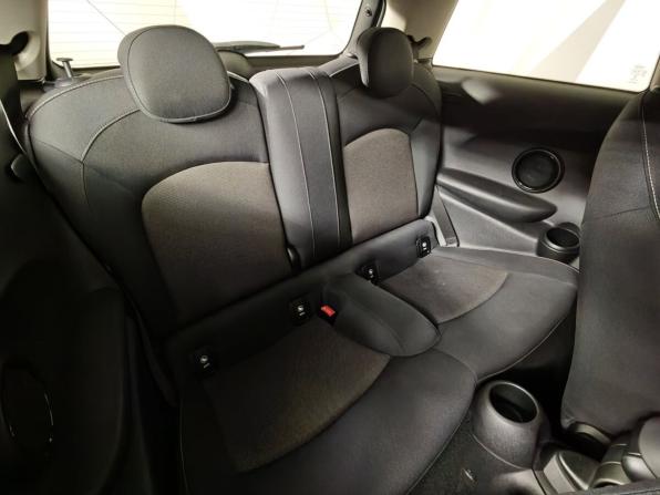Mini Hatch III (F55/F56) Рестайлинг 2 с пробегом 2022 года, цена 2 650 000 рублей, 38691 км, хэтчбек, Автокод Объявления