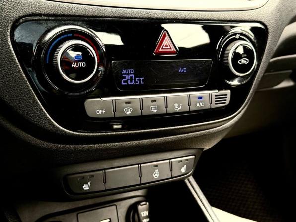 Hyundai Solaris II с пробегом 2018 года, цена 1 289 000 рублей, 120186 км, седан, Автокод Объявления