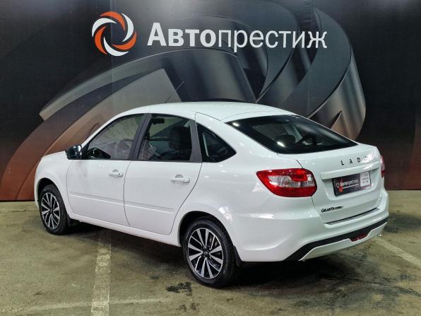 Lada (ВАЗ) Granta I Рестайлинг с пробегом 2024 года, цена 929 000 рублей, 14000 км, лифтбек, Автокод Объявления