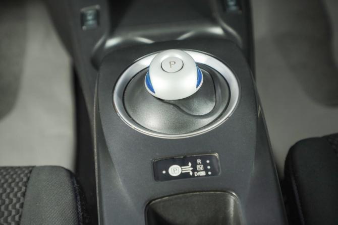Nissan Leaf I (ZE0/AZE0) с пробегом 2014 года, цена 549 000 рублей, 175000 км, хэтчбек, Автокод Объявления