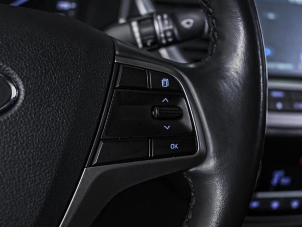 Hyundai Solaris II с пробегом 2018 года, цена 1 622 000 рублей, 105068 км, седан, Автокод Объявления