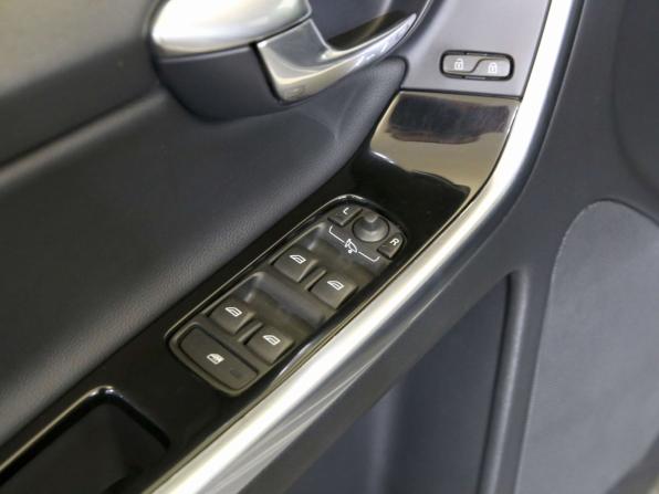 Volvo XC60 I Рестайлинг с пробегом 2015 года, цена 1 790 000 рублей, 268622 км, внедорожник, Автокод Объявления
