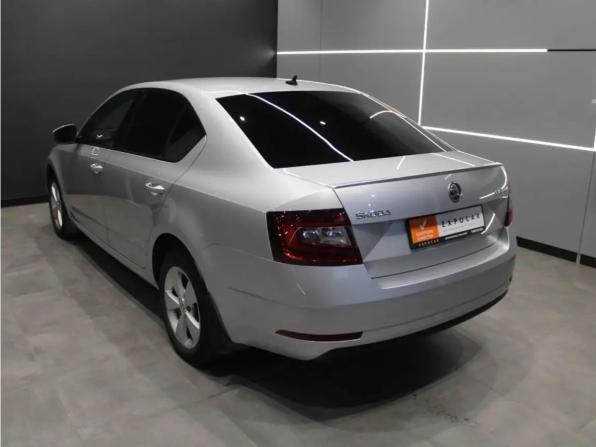 Skoda Octavia III (A7) Рестайлинг с пробегом 2018 года, цена 2 079 000 рублей, 124000 км, лифтбек, Автокод Объявления