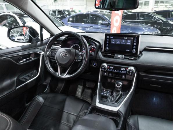 Toyota RAV4 V (XA50) с пробегом 2021 года, цена 3 399 000 рублей, 71986 км, внедорожник, Автокод Объявления
