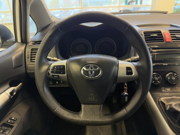 Toyota Auris I Рестайлинг с пробегом 2010 года, цена 670 000 рублей, 150000 км, хэтчбек, Автокод Объявления