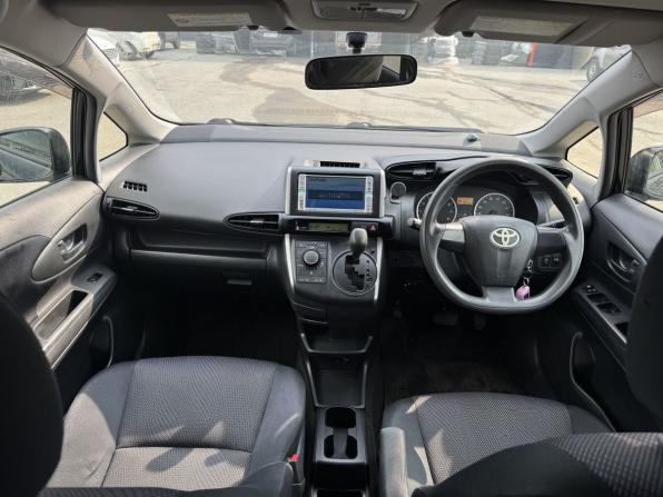 Toyota Wish II Рестайлинг с пробегом 2012 года, цена 1 159 000 рублей, 261257 км, минивэн, Автокод Объявления