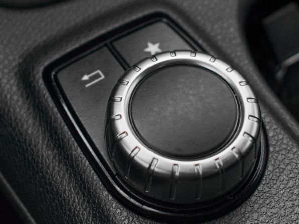 Mercedes-Benz GLA I (X156) Рестайлинг с пробегом 2019 года, цена 2 725 000 рублей, 40236 км, внедорожник, Автокод Объявления