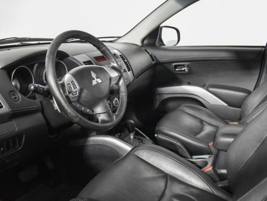 Mitsubishi Outlander II Рестайлинг Санкт-Петербург  - изображение 10