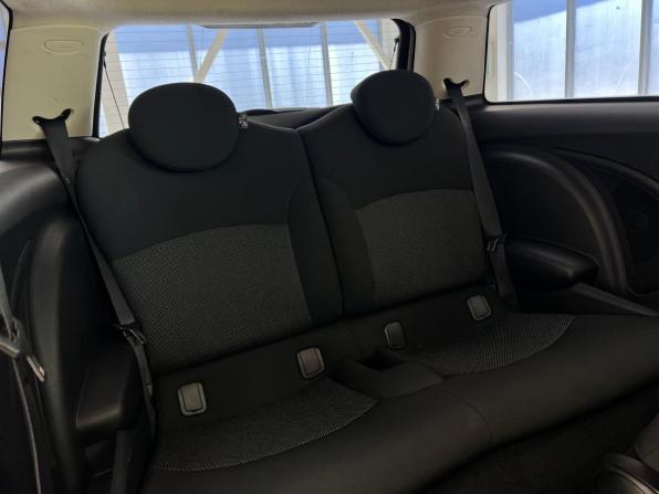 Mini Hatch II (R56) Рестайлинг с пробегом 2011 года, цена 890 000 рублей, 168500 км, хэтчбек, Автокод Объявления