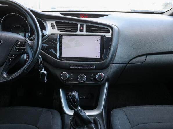 Kia Ceed II Рестайлинг с пробегом 2015 года, цена 879 000 рублей, 190579 км, хэтчбек, Автокод Объявления