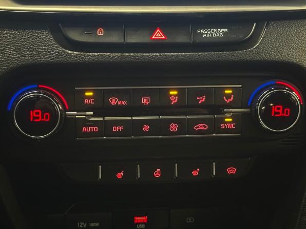 Kia Ceed III с пробегом 2021 года, цена 1 749 000 рублей, 126533 км, хэтчбек, Автокод Объявления