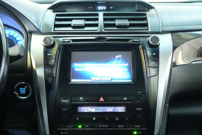Toyota Camry VII (XV50) Рестайлинг с пробегом 2016 года, цена 1 879 000 рублей, 175000 км, седан, Автокод Объявления