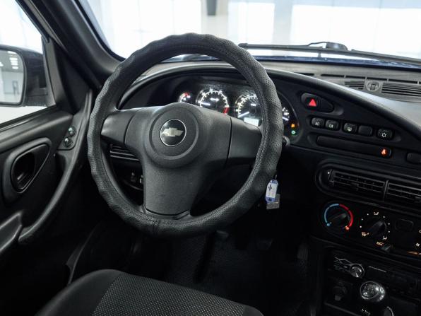 Chevrolet Niva I Рестайлинг с пробегом 2018 года, цена 642 000 рублей, 185600 км, внедорожник, Автокод Объявления