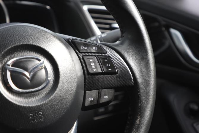Mazda Axela III с пробегом 2015 года, цена 1 299 000 рублей, 67000 км, седан, Автокод Объявления