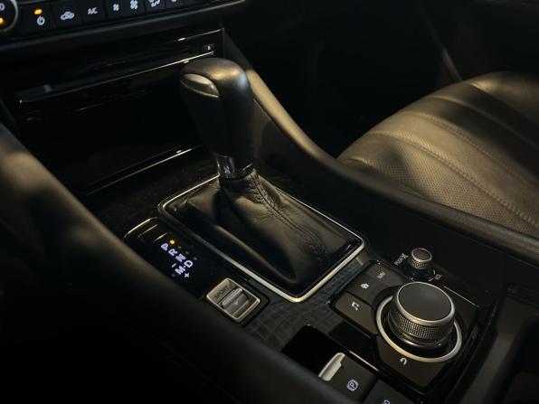 Mazda 6 III (GJ) Рестайлинг 2 с пробегом 2021 года, цена 2 920 000 рублей, 85009 км, седан, Автокод Объявления