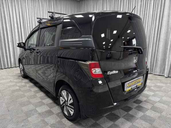 Honda Freed I Рестайлинг с пробегом 2013 года, цена 1 200 000 рублей, 130187 км, компактвэн, Автокод Объявления