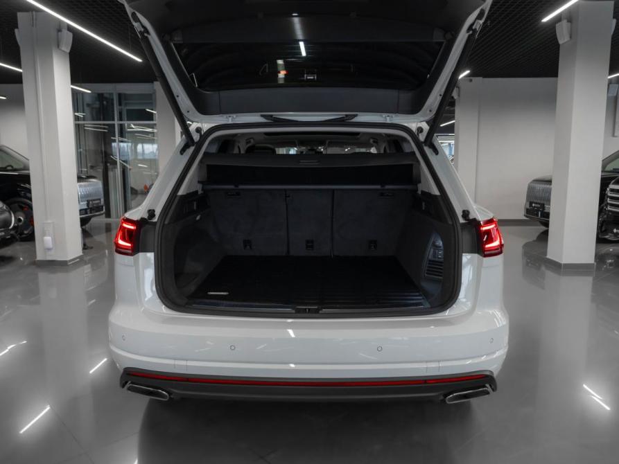 Volkswagen Touareg III Рестайлинг Москва  - изображение 28
