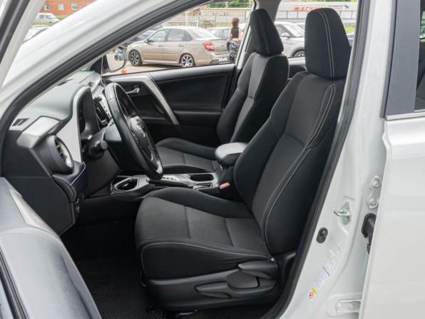 Toyota RAV4 IV (XA40) Рестайлинг с пробегом 2018 года, цена 2 429 000 рублей, 141330 км, внедорожник, Автокод Объявления