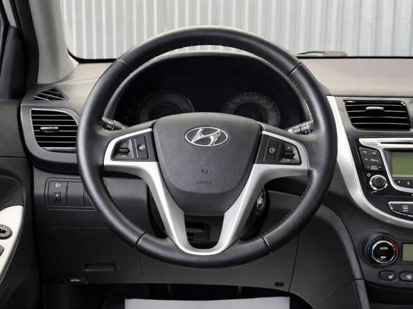 Hyundai Solaris I с пробегом 2011 года, цена 777 000 рублей, 126279 км, седан, Автокод Объявления